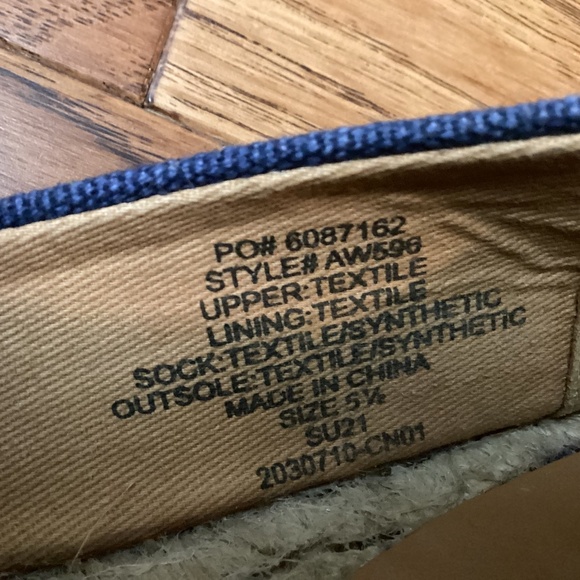 J.CREW Navy Neon Flamingo Canvas Cap Toe Colorblock Slip On Espadrilles Size 5.5 - Picture 3 of 6